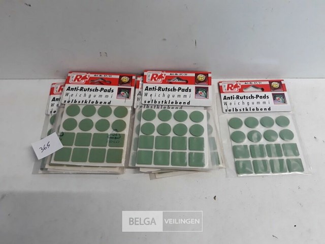 12 x anti slip pads 16 stuks zelfklevend - afbeelding 1 van  3