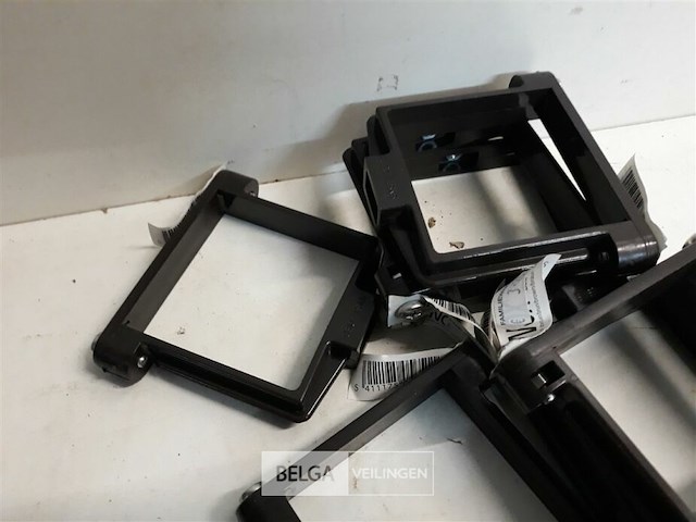 12 x buisbeugel 80x80mm bruin pvc regenafvoer - afbeelding 3 van  3