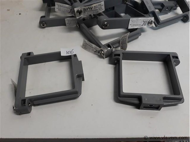 12 x buisbeugel 80x80mm grijs pvc regenafvoer - afbeelding 2 van  2