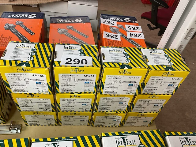 12 x dozen schroeven met snijkant - afbeelding 1 van  6
