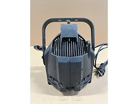 12 x etc s4 par 750w w/mfl lens w/barndoor - afbeelding 9 van  12