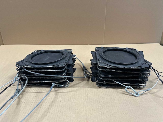 12 x etc s4 par 750w w/mfl lens w/barndoor - afbeelding 4 van  12
