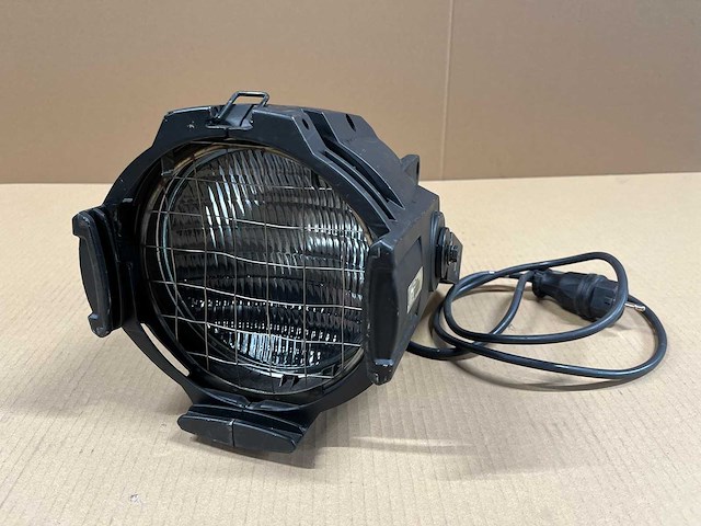 12 x etc s4 par 750w w/mfl lens w/barndoor - afbeelding 8 van  12