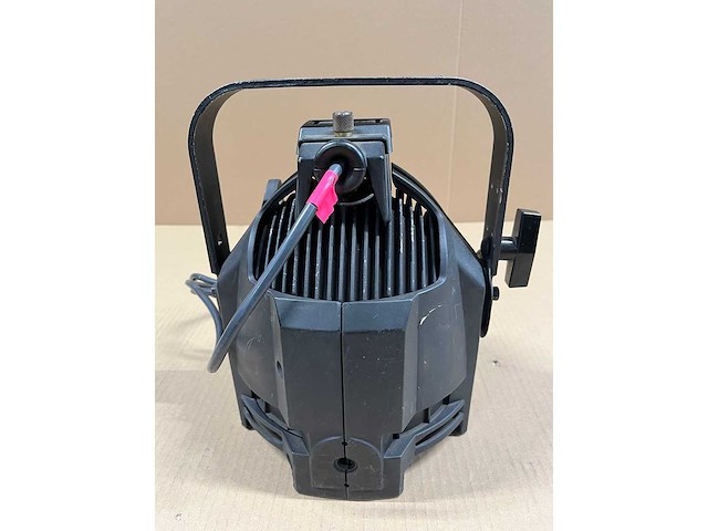 12 x etc s4 par 750w w/mfl lens w/barndoor - afbeelding 10 van  11