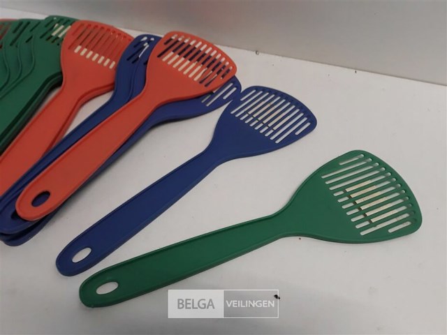 12 x kattenbakschep 28 cm mix kleuren - afbeelding 3 van  3