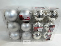 12 x kerstbal pvc zilver 10 cm - afbeelding 1 van  3