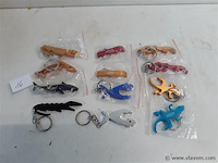 12 x sleutelhanger flessenopener mix