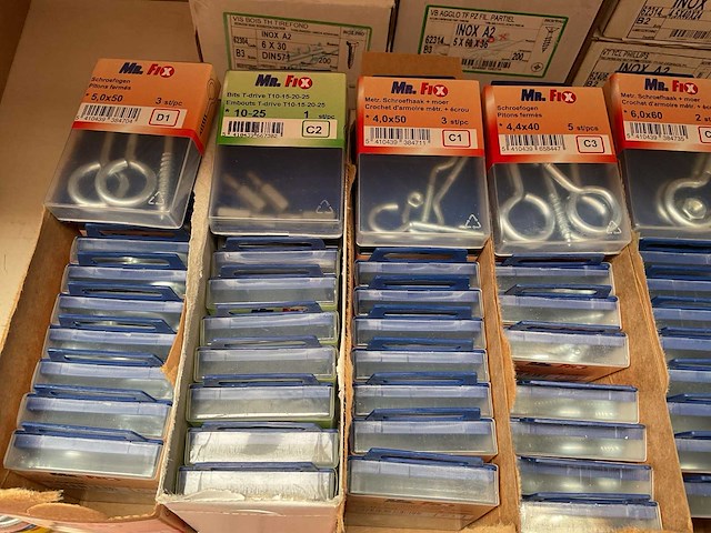 120 dozen schroefogen; schroefhaken; sluitringen; vleugelmoeren - afbeelding 3 van  6