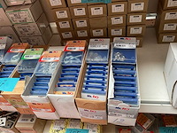 120 dozen schroefogen; schroefhaken; sluitringen; vleugelmoeren - afbeelding 5 van  6