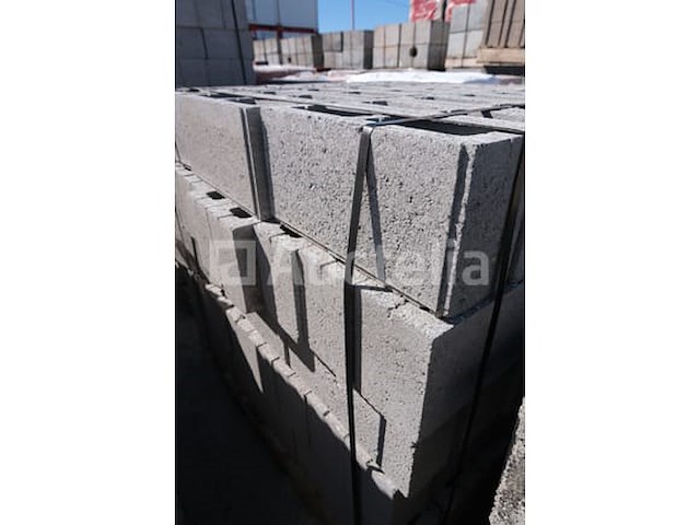 120 holle blokblokken 39x14x19 - afbeelding 1 van  6