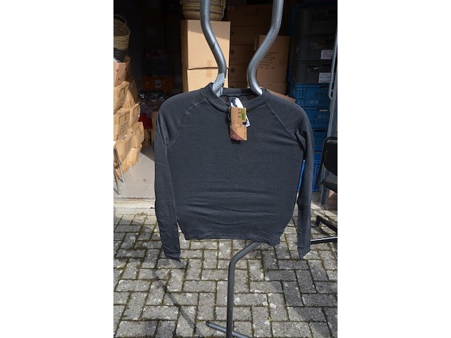 120 stuks thermoshirts decathlon maat xs - afbeelding 1 van  7