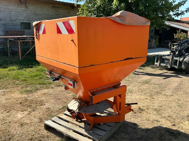 1200l zoutstrooier - afbeelding 1 van  7