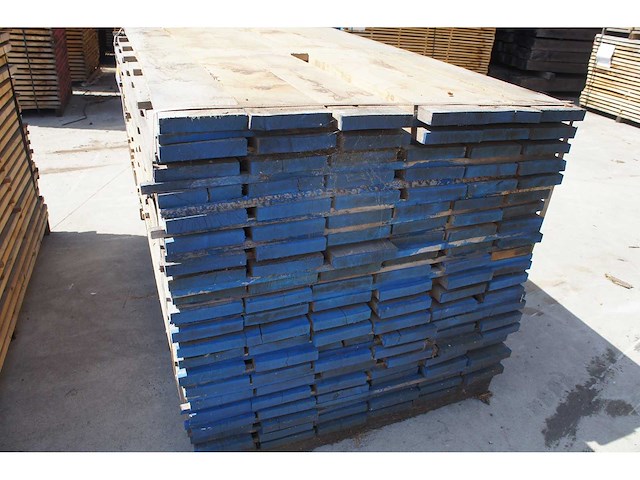 1,22 m³ eiken planken 30mm rustiek - afbeelding 1 van  3