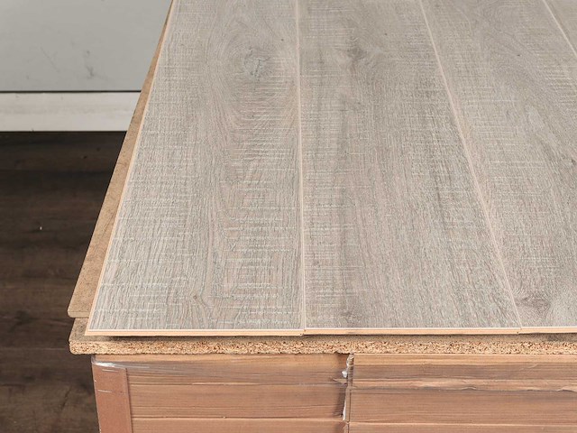 123 m2 laminaat plank - 1261 x 192 x 7 mm - afbeelding 2 van  4