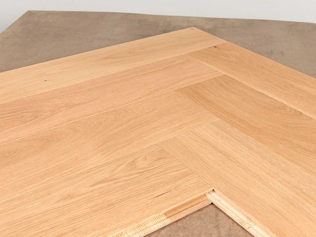 123 m2 parket eiken visgraat - 725 x 130 x 14 mm - afbeelding 2 van  4