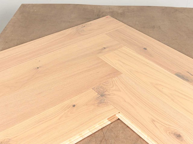 124 m2 parket eiken visgraat - 725 x 130 x 14 mm - afbeelding 2 van  4
