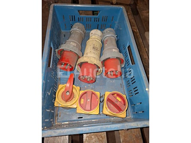 125a stekkers + schakelaars - afbeelding 1 van  1