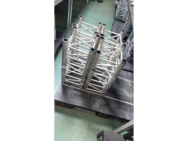 12x boxcorner 30 mount rack 21,00 - afbeelding 1 van  1