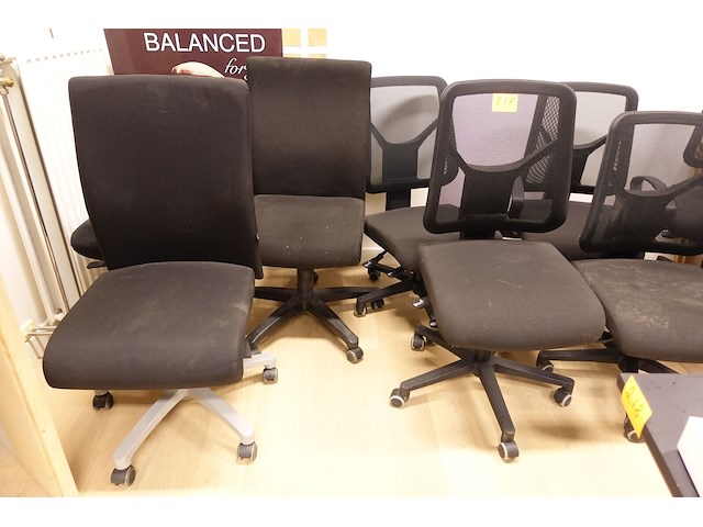 12x diverse bureaustoelen - afbeelding 1 van  12