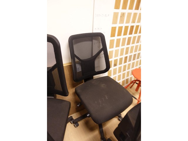 12x diverse bureaustoelen - afbeelding 12 van  12