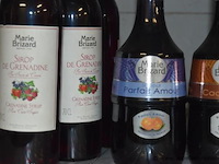 12x fles, marie brizard, diverse siropen en likeuren - afbeelding 2 van  3