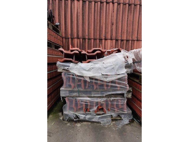 12x pallet diverse dakpannen - afbeelding 2 van  9