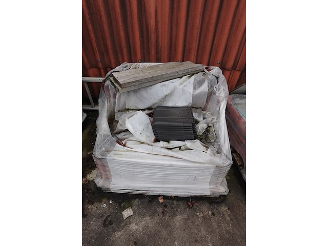 12x pallet diverse dakpannen - afbeelding 9 van  9