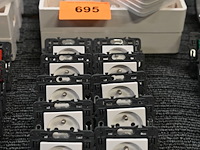12x stopcontact legrand 2p+a wit - afbeelding 1 van  2