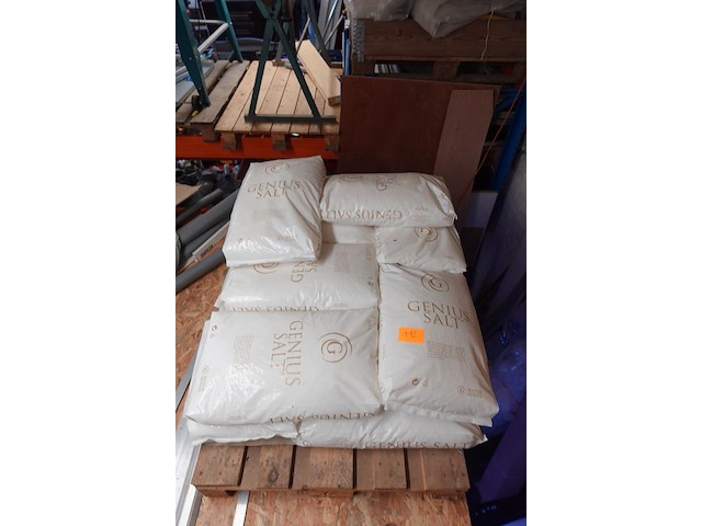 12x zak zout genius 25kg - afbeelding 1 van  2