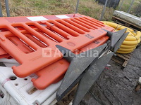 13 abs-constructiebarrières - afbeelding 1 van  4