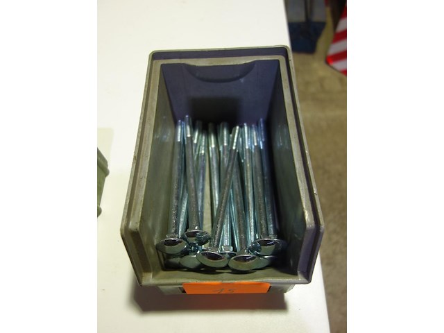 13 bouten met ronde gladde kop - afbeelding 1 van  1