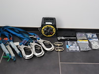 13 diverse gereedschappen en toebehoren - afbeelding 1 van  5