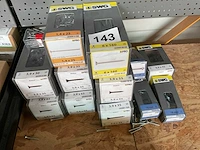 13 dozen schroeven ringen en nagels