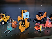 13 heftruckjes (2 met schade) - afbeelding 1 van  2