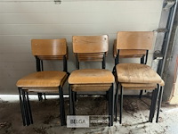 ± 13 houten stoelen - afbeelding 1 van  1