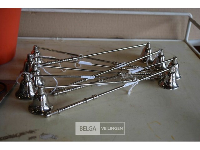 ±13 kaarsendovers in plastieken bloempot - afbeelding 2 van  3