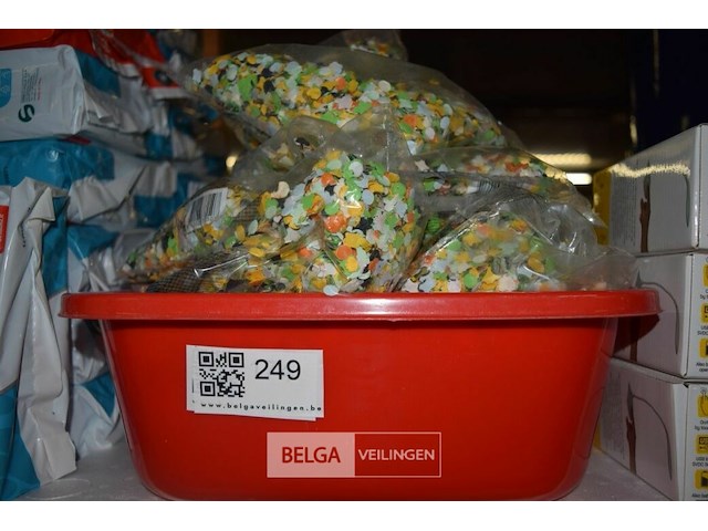 ±13 kleine zakjes confetti - afbeelding 1 van  2