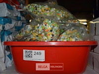 ±13 kleine zakjes confetti - afbeelding 1 van  2