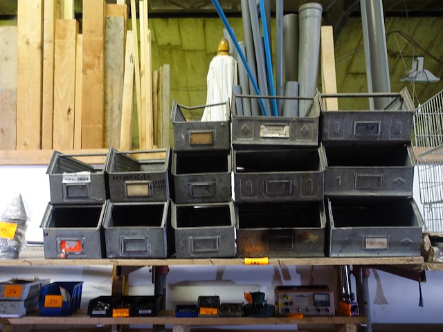 13 metalen bakken - afbeelding 1 van  6