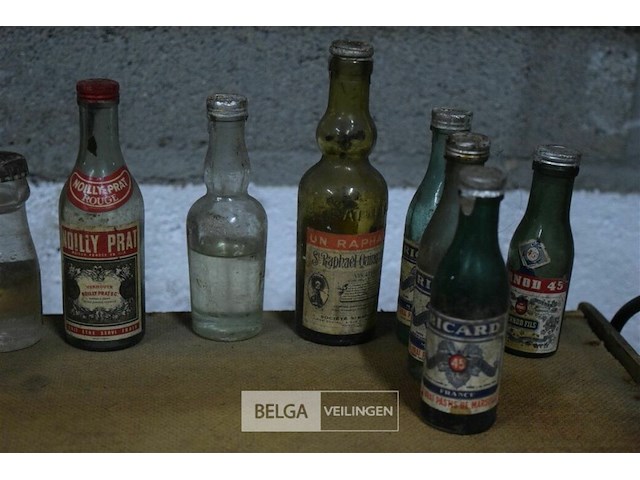 ±13 mini drankflesjes (verzamelobject) - afbeelding 2 van  4