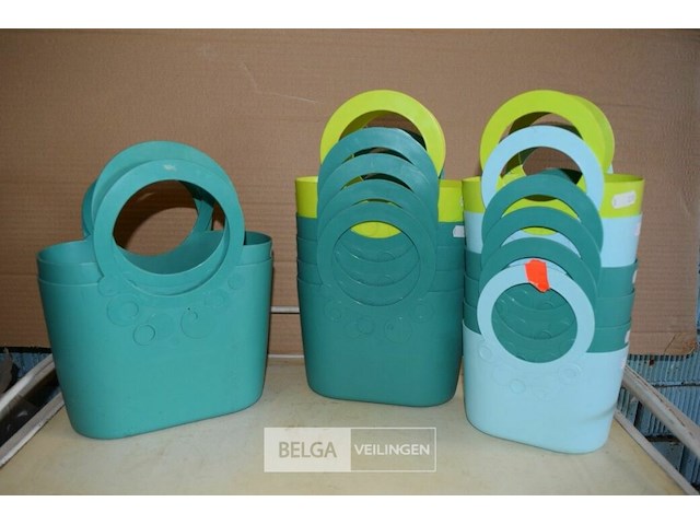 13 plastieken korfjes div. maten - afbeelding 1 van  1