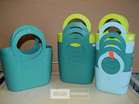 13 plastieken korfjes div. maten - afbeelding 1 van  1