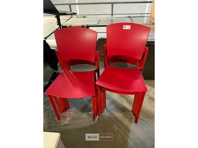13 rode pvc stoelen - afbeelding 1 van  2