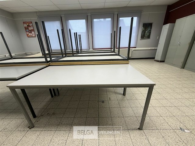 ± 13 tafels + 1 bureau - afbeelding 3 van  6
