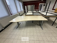 ± 13 tafels + 1 bureau - afbeelding 6 van  6
