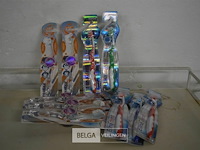 ±13 voyager tandenborstels - afbeelding 1 van  2