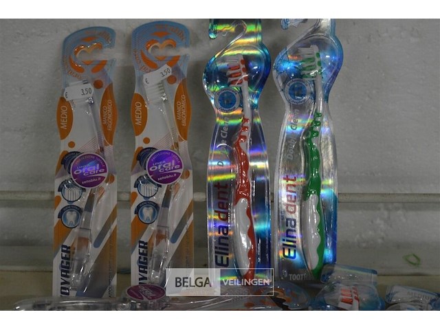 ±13 voyager tandenborstels - afbeelding 2 van  2