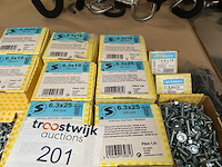 13 x dozen gevelschroeven - afbeelding 5 van  7