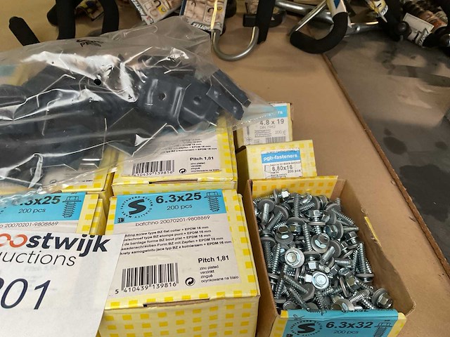 13 x dozen gevelschroeven - afbeelding 6 van  7