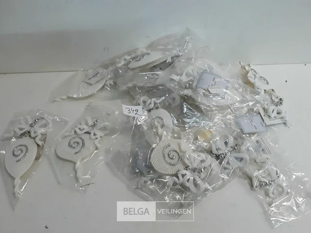 13 x hangdeco wit/zilver 2 assorti - afbeelding 1 van  3